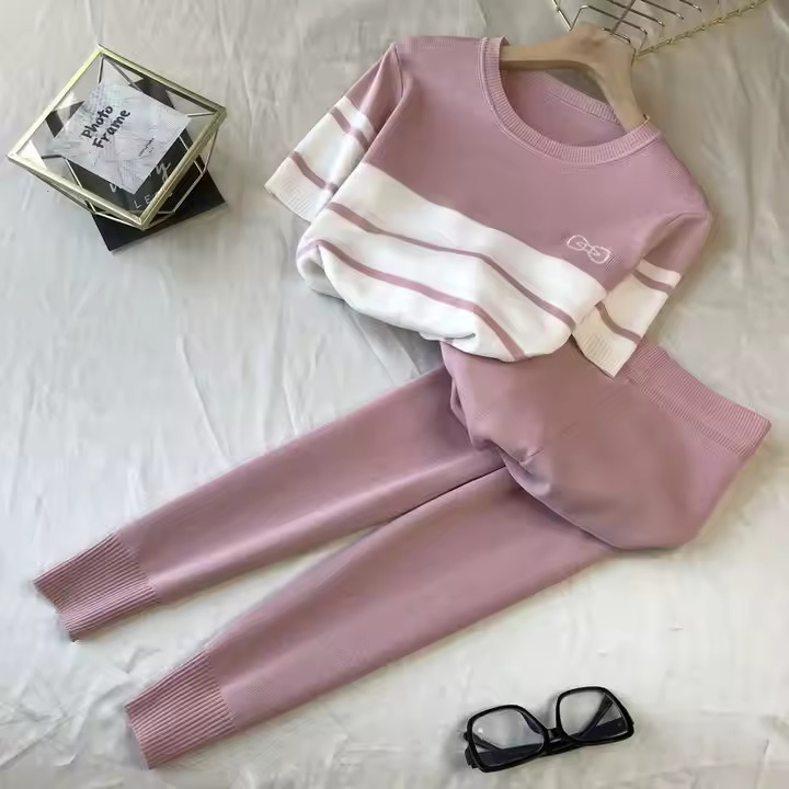 Ensemble T-shirt et Legging Tricoté – Confort & Style au Quotidien