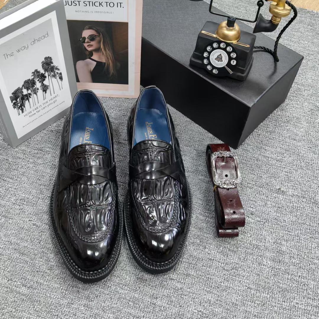 Mocassins Homme en Cuir Verni – Style Élégant avec Motif Croco