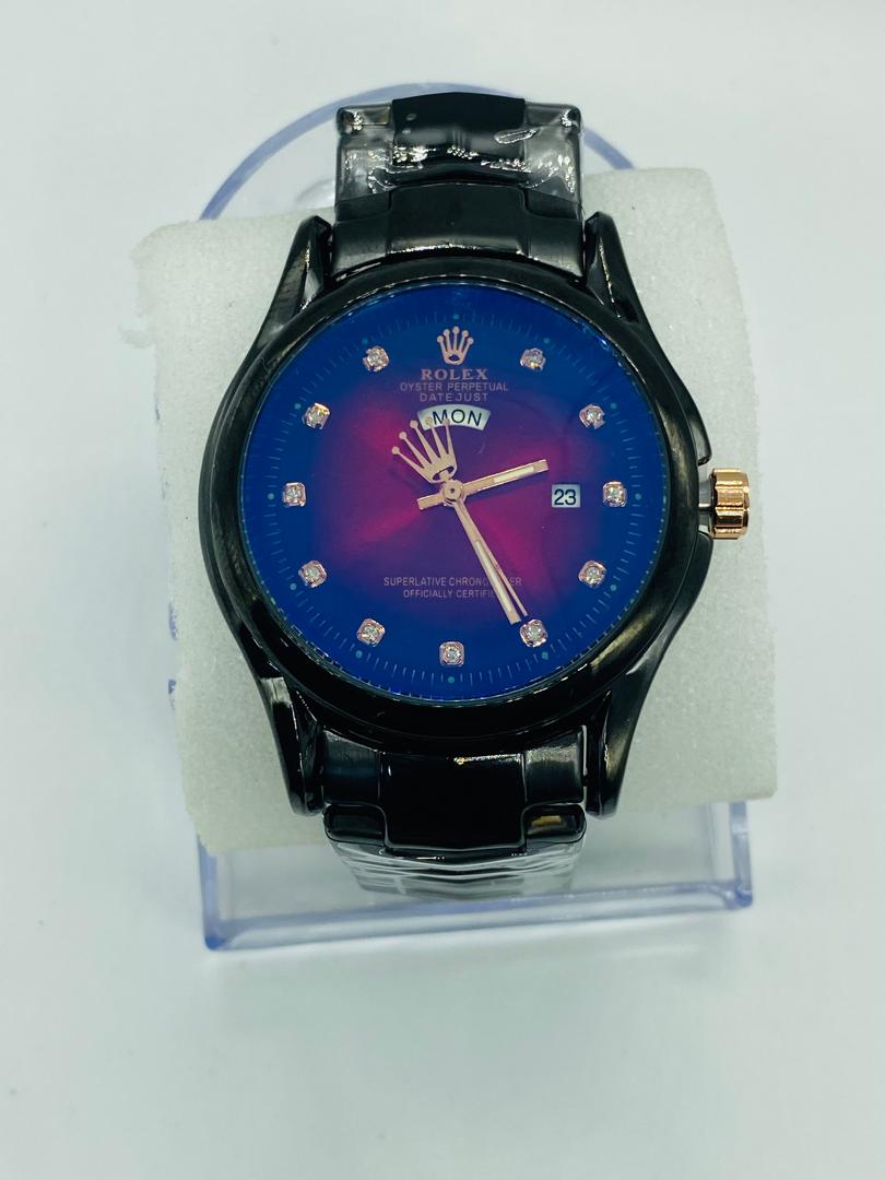 Montre Homme Prestige – Cadran Dégradé Bleu-Violet & Bracelet Noir Brillant