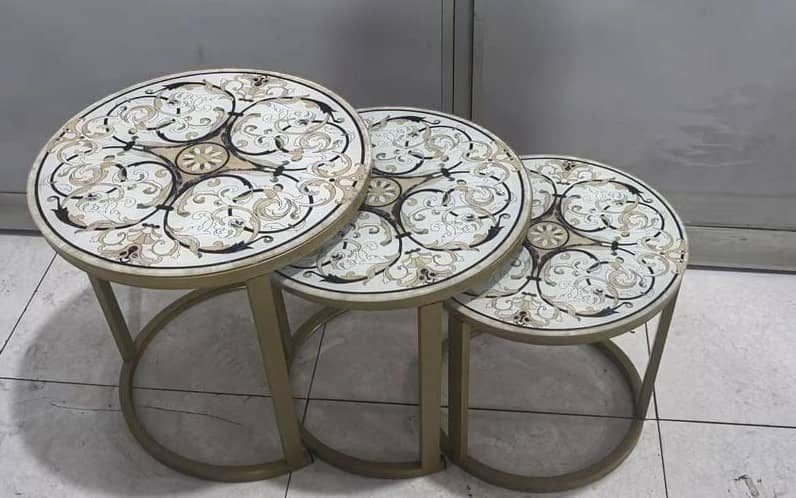 Ensemble de 3 Tables Basses Gigognes – Style Baroque Doré